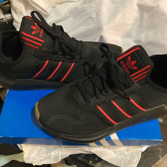 Adidas men’s Swift Run X Sneakers Black - Picture 3 of 8